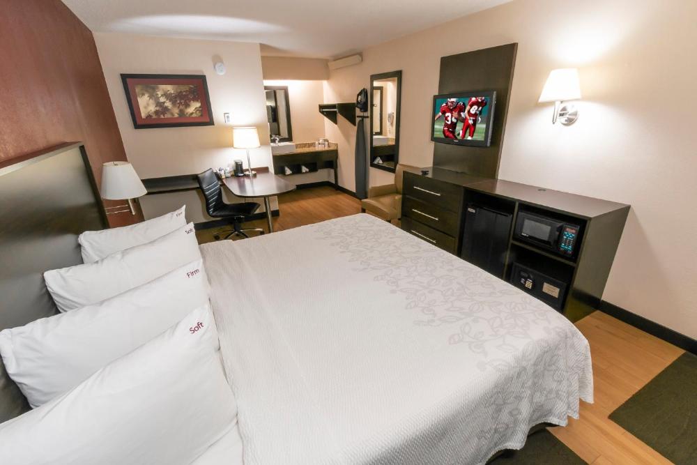 Superior King Room Smoke Free interior